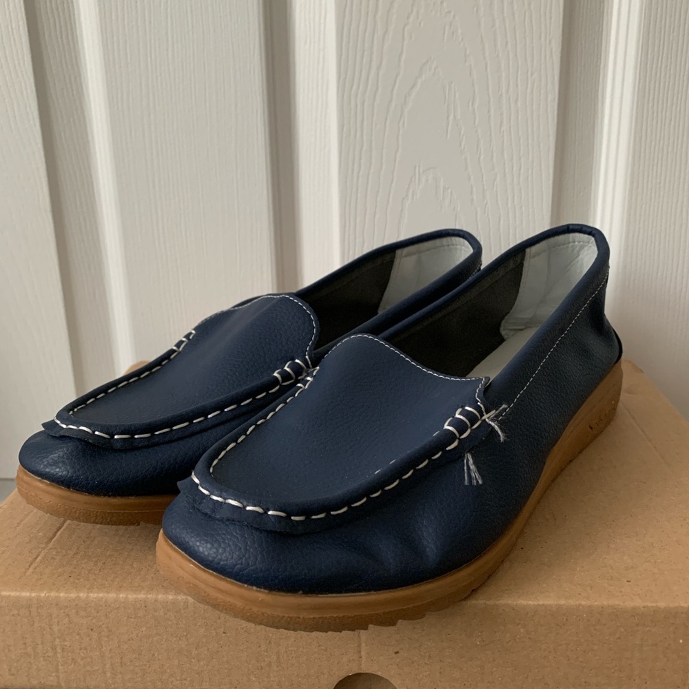Solsagn.G Navy Faux Leather Women’s Loafers Size 10